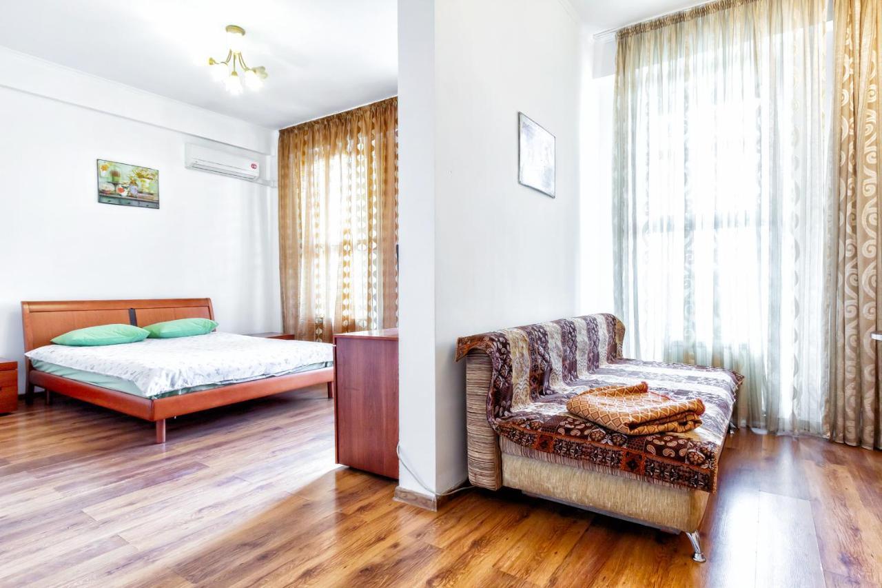 423 Apartamenty V Centre Otlićno Podhodat Dla Comandirovannyh I Turistov Almaty Bagian luar foto